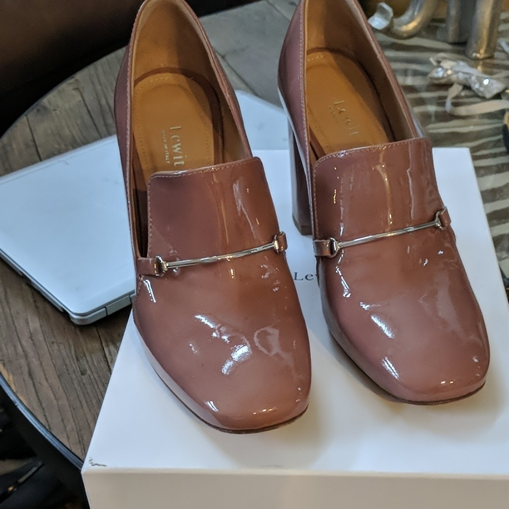 Lewitt pumps